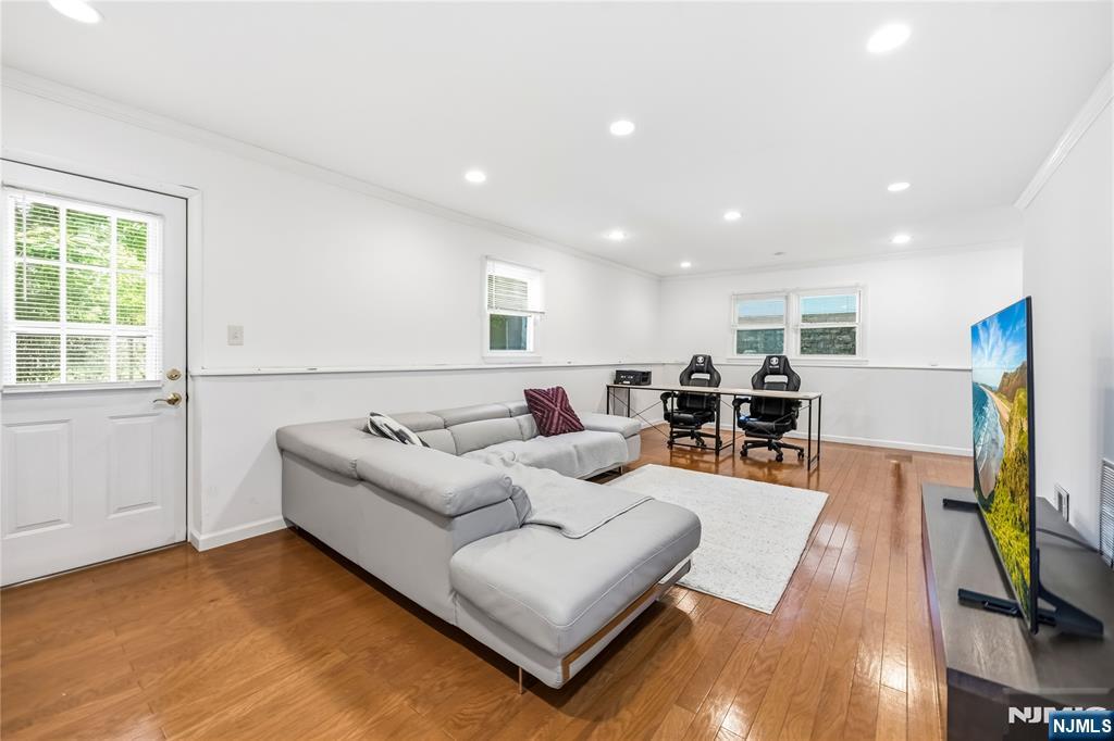 33 Mattocks Place Closter, NJ 07624 - Photo 5 of 22