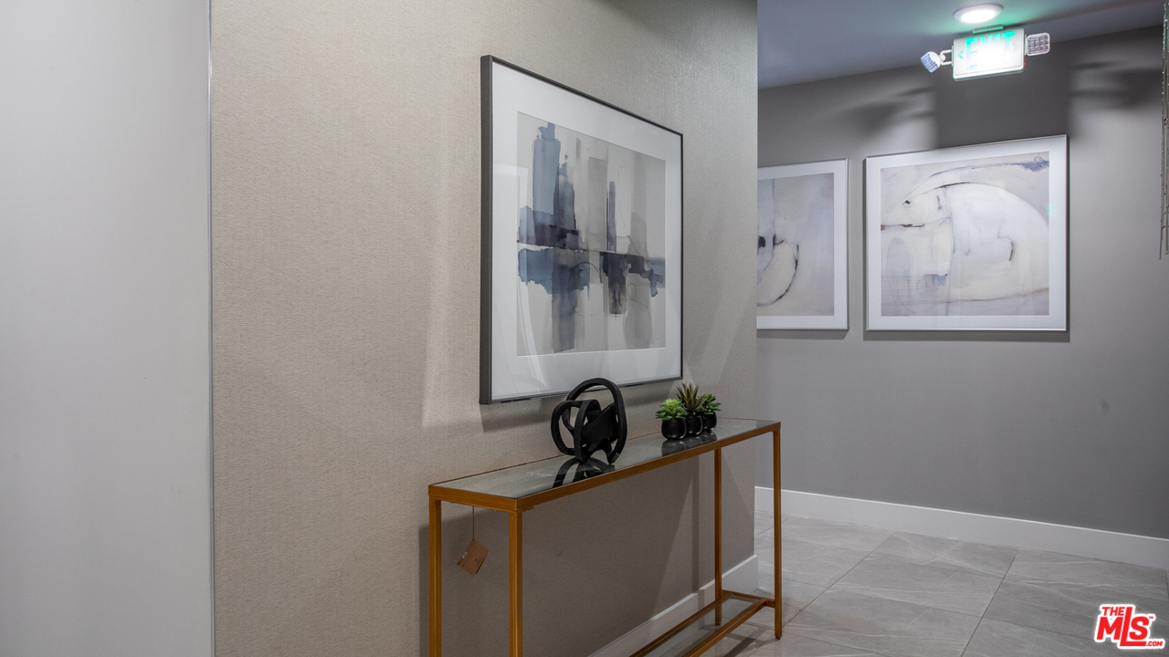 909 Le Doux Road, Unit 403 Los Angeles, CA 90035 - Photo 25 of 28 a view of a workspace