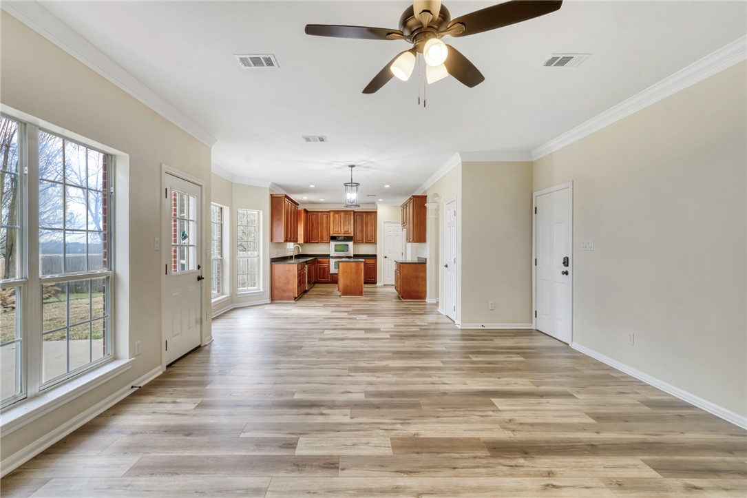 5305 Draycott Court Bryan, TX 77802 - Photo 6 of 18