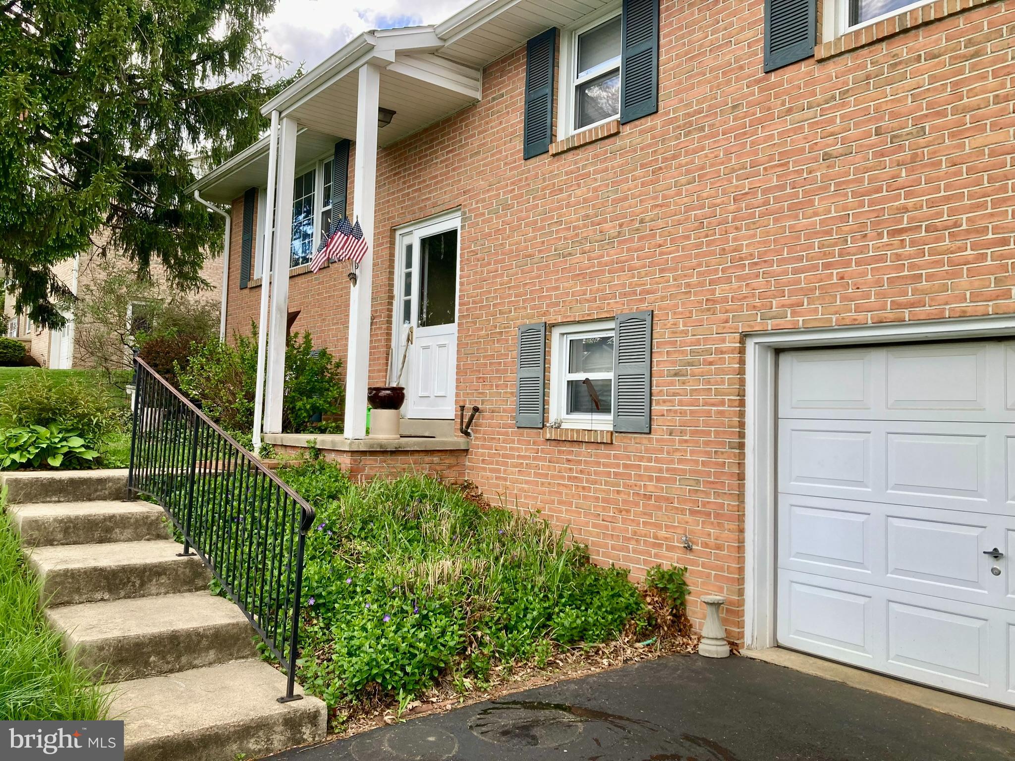 733 Beech Street Reading, PA 19605 - Photo 2 of 10