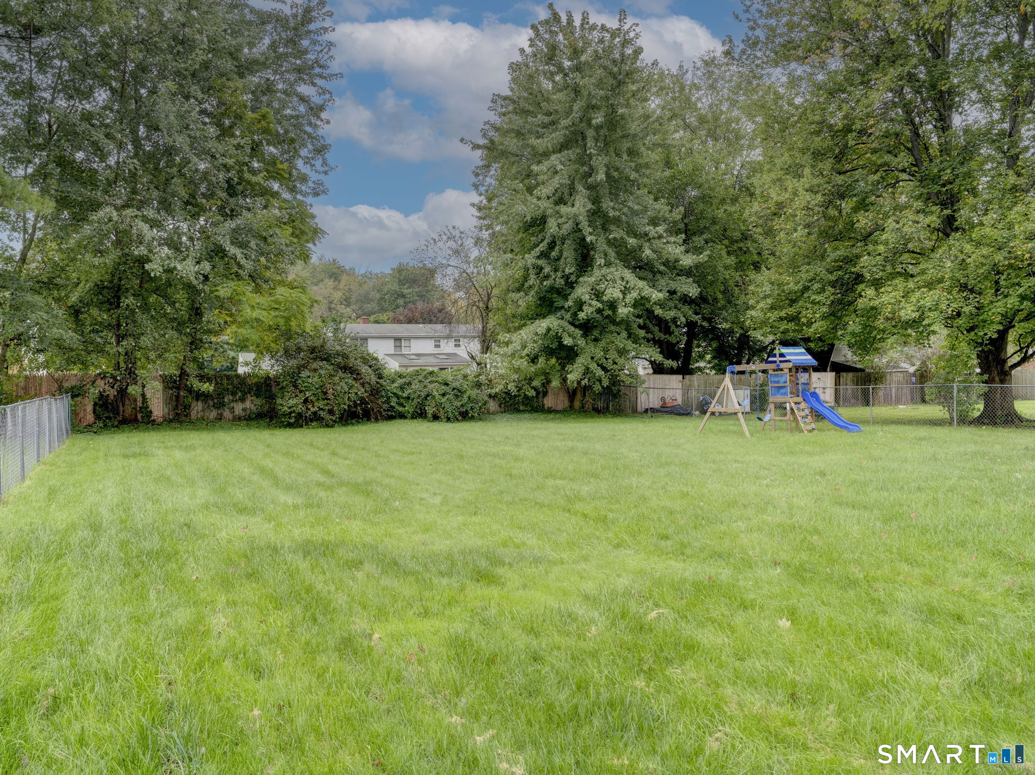 10 Meadowlark Road Enfield, CT 06082 - Photo 3 of 28 Gallery Image 3