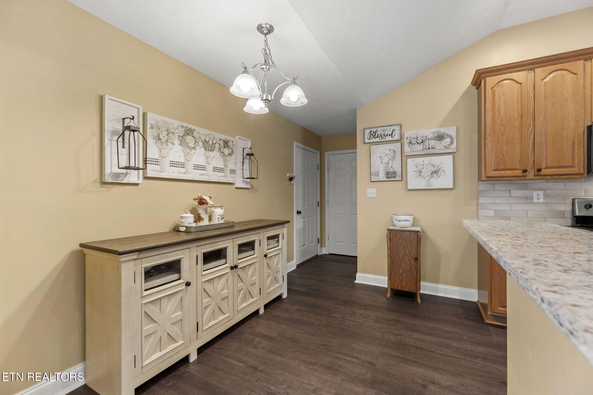 7609 Wilderness Path Road Corryton, TN 37721 - Photo 12 of 31 12-web-or-mls-WldrnssPth7609 (22)