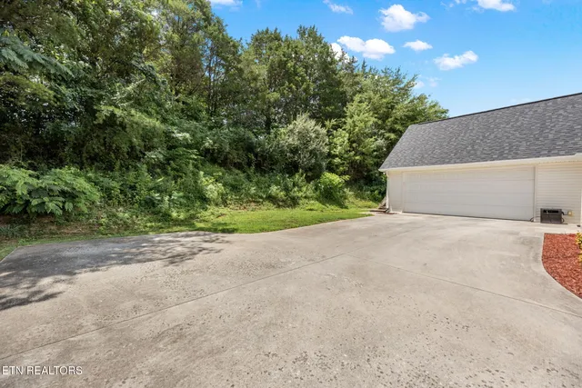 $389,900 | 7609 Wilderness Path Road, Corryton, TN 37721