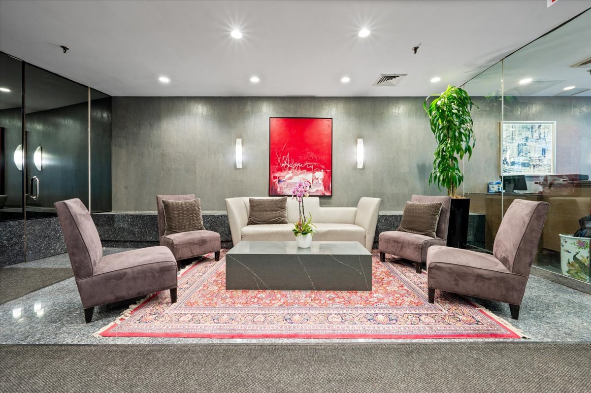 110 East Delaware Place, Unit 1702 Chicago, IL 60611 - Photo 3 of 17