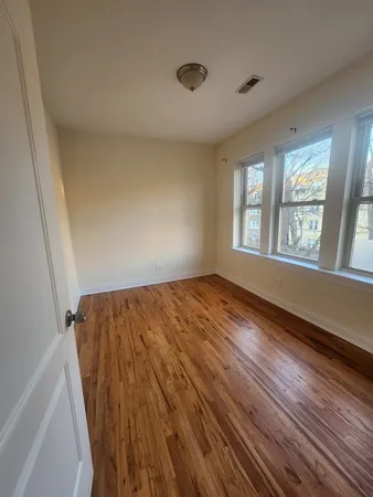 $2,200 | 5014 North Harding Avenue, Unit 2, Chicago, IL 60625