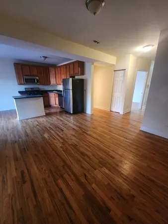 $2,200 | 5014 North Harding Avenue, Unit 2, Chicago, IL 60625