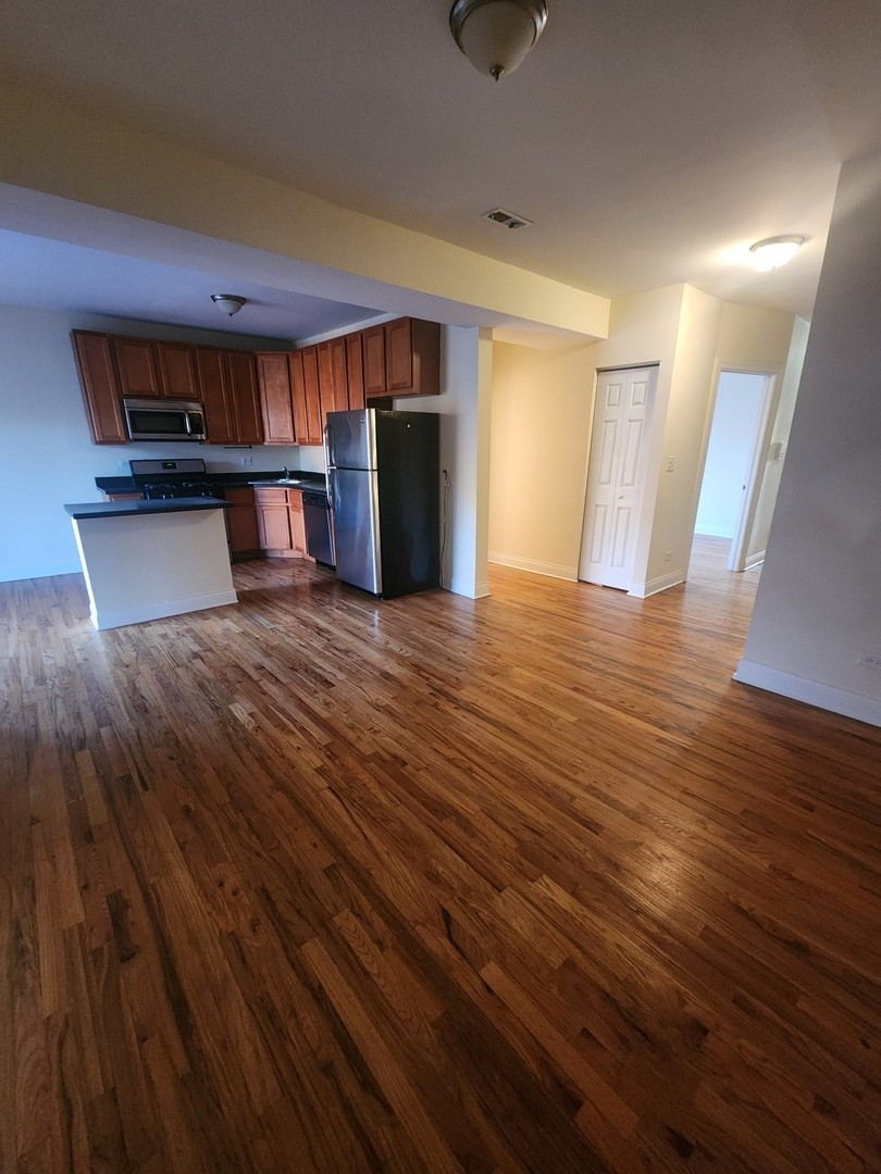 5014 North Harding Avenue, Unit 2 Chicago, IL 60625 - Photo 3 of 15