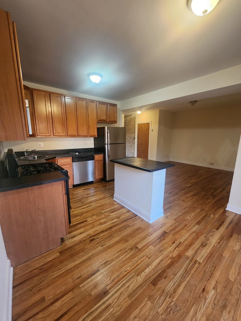 5014 North Harding Avenue, Unit 2 Chicago, IL 60625 - Photo 4 of 15