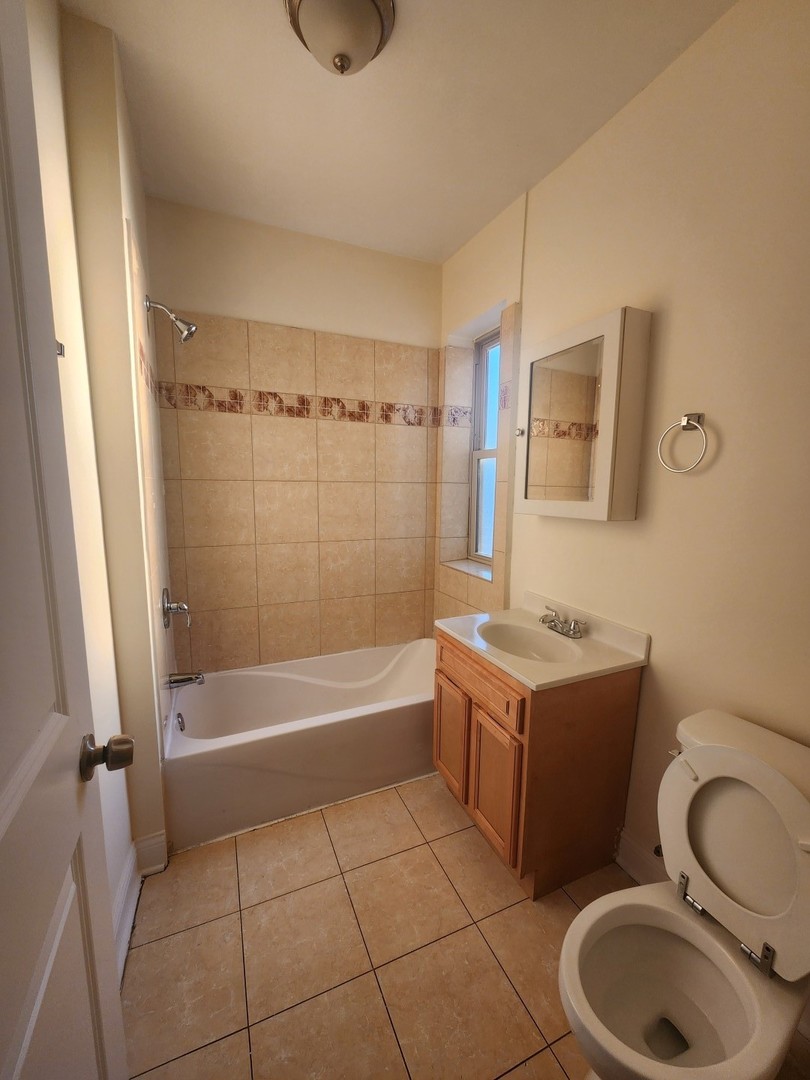 5014 North Harding Avenue, Unit 2 Chicago, IL 60625 - Photo 8 of 15
