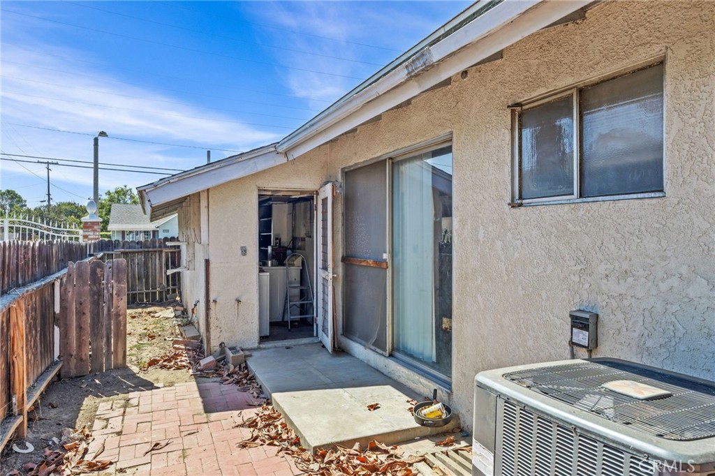 8811 California Riverside, CA 92503 - Photo 33 of 34 Storage/Laundry Room