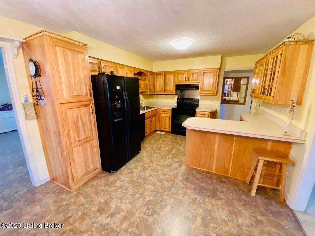 6216 Highway 555 Springfield, KY 40069 - Photo 3 of 29 004_Kitchen