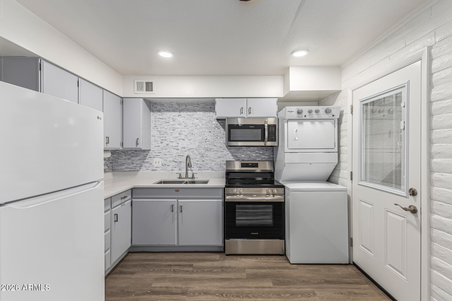 2725 South Rural Road, Unit 8 Tempe, AZ 85282 - Photo 7 of 22 11 Rural
