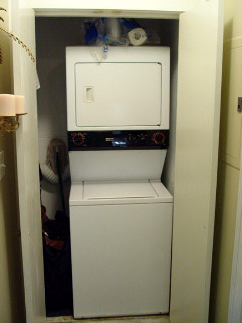209 Fairhope Avenue Fairhope, AL 36532 - Photo 10 of 19 Laundry