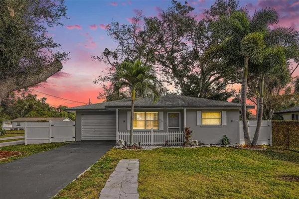 $390,000 | 4703 33rd Street West, Bradenton, FL 34207