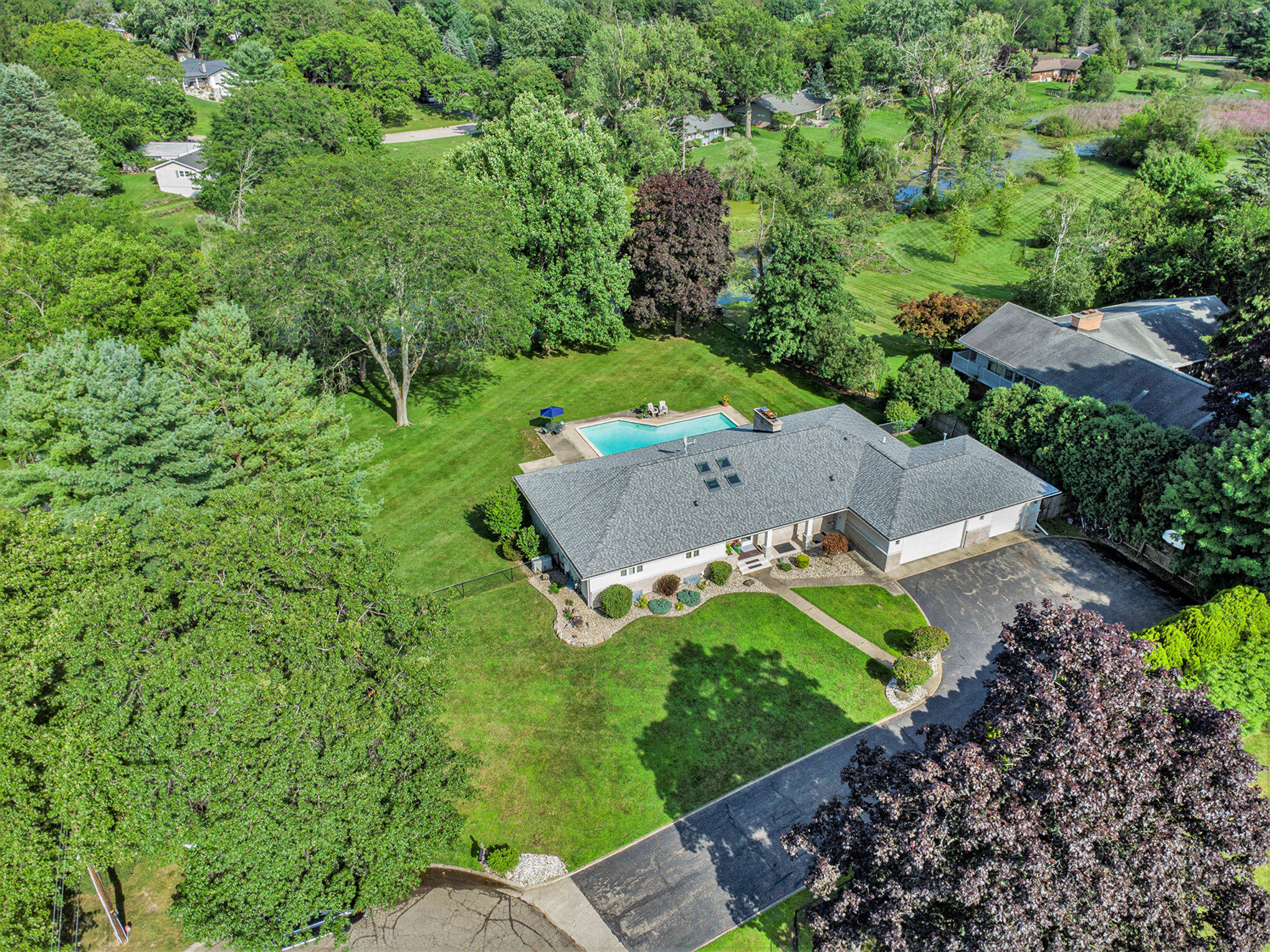 2913 Brandywine Road Kalamazoo, MI 49008 - Photo 3 of 50 003_2913_brandywine_rd_kalamazoo_mi_4900