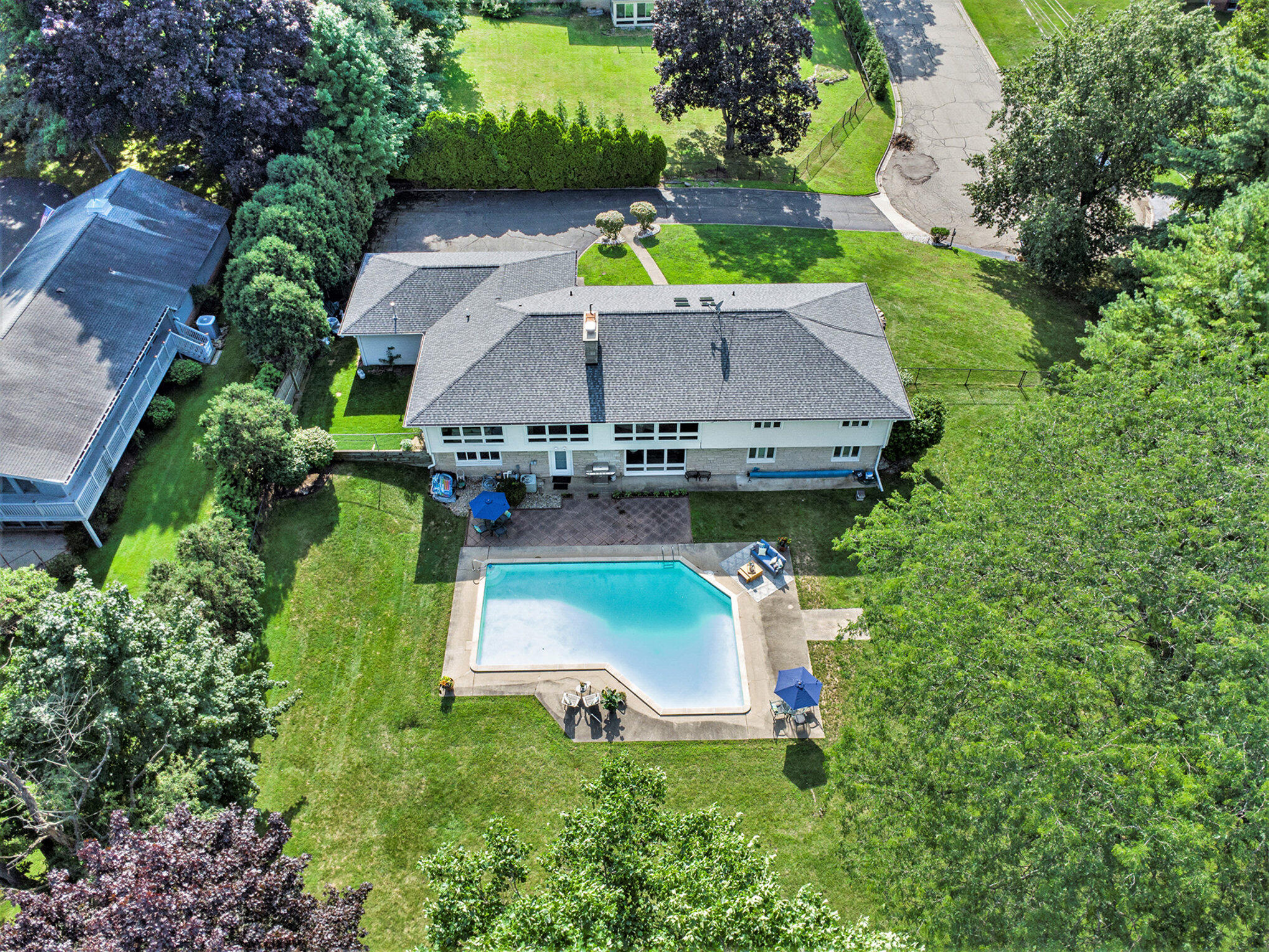 2913 Brandywine Road Kalamazoo, MI 49008 - Photo 4 of 50 049_2913_brandywine_rd_kalamazoo_mi_4900