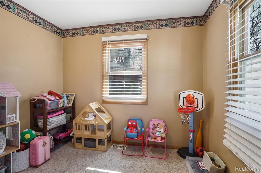 1200 State Road Fenton, MI 48430 - Photo 12 of 22