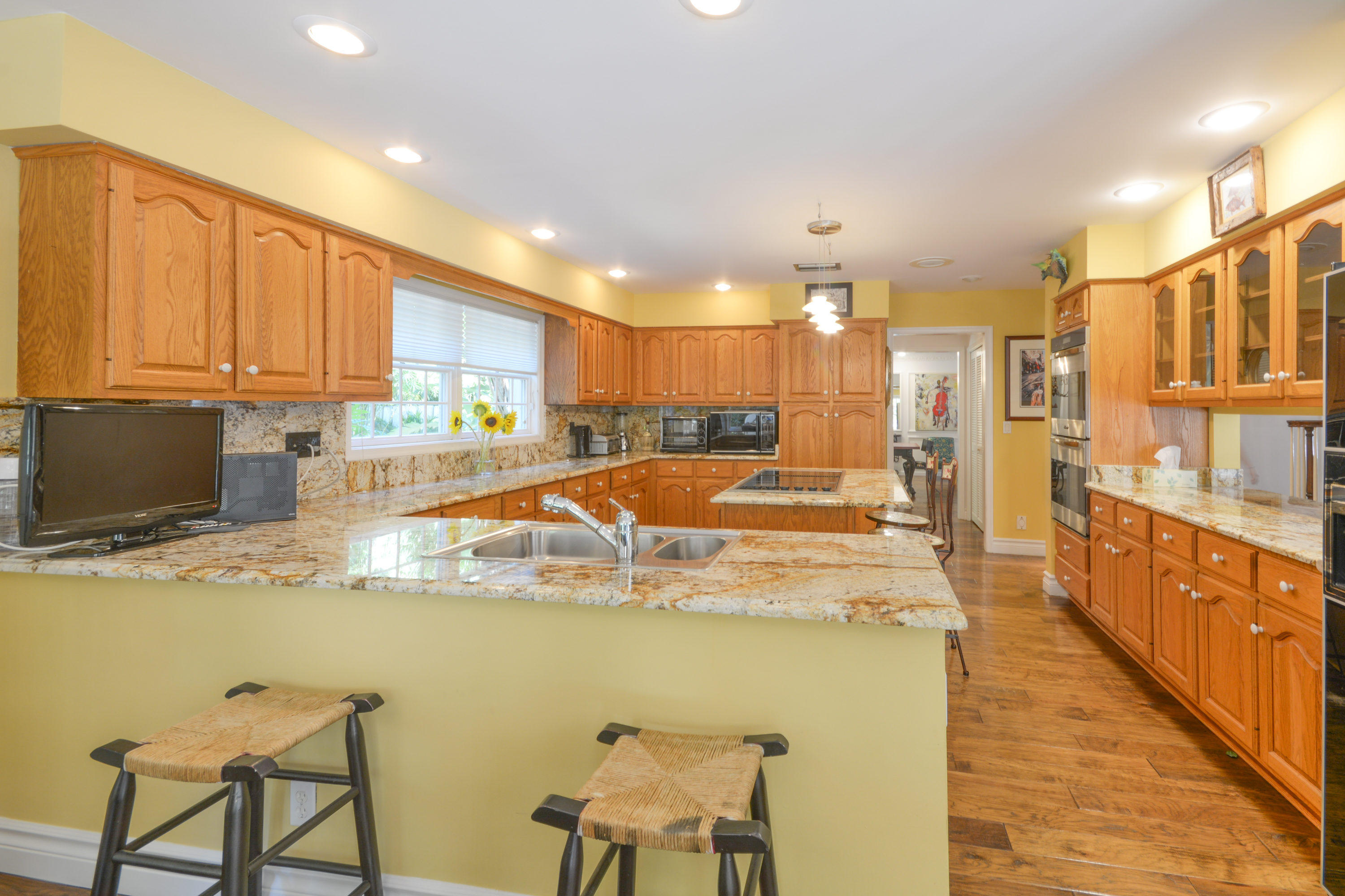 3845 Kings Way Boca Raton, FL 33434 - Photo 17 of 44 Kitchen