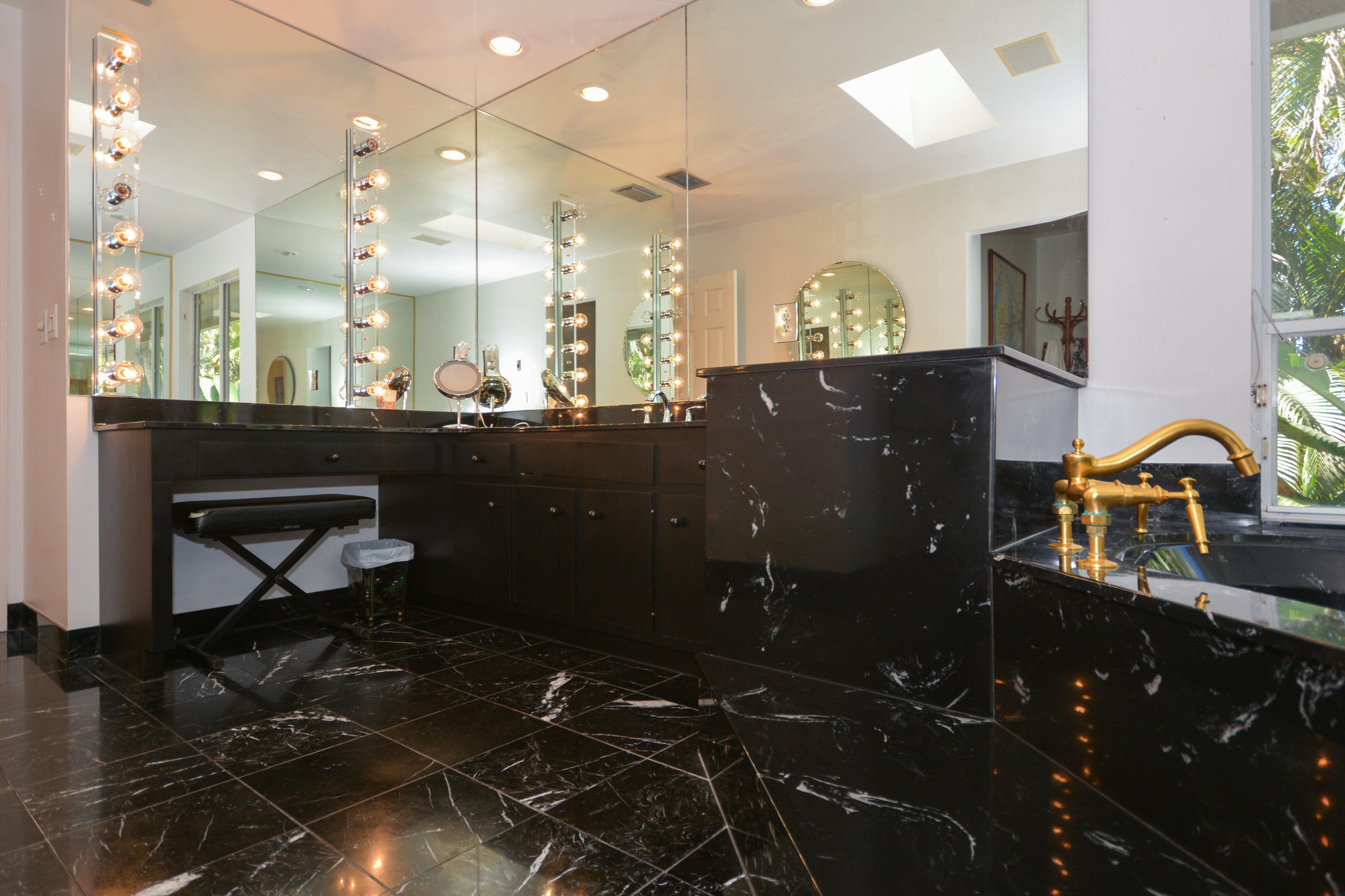 3845 Kings Way Boca Raton, FL 33434 - Photo 25 of 44 Master Bathroom