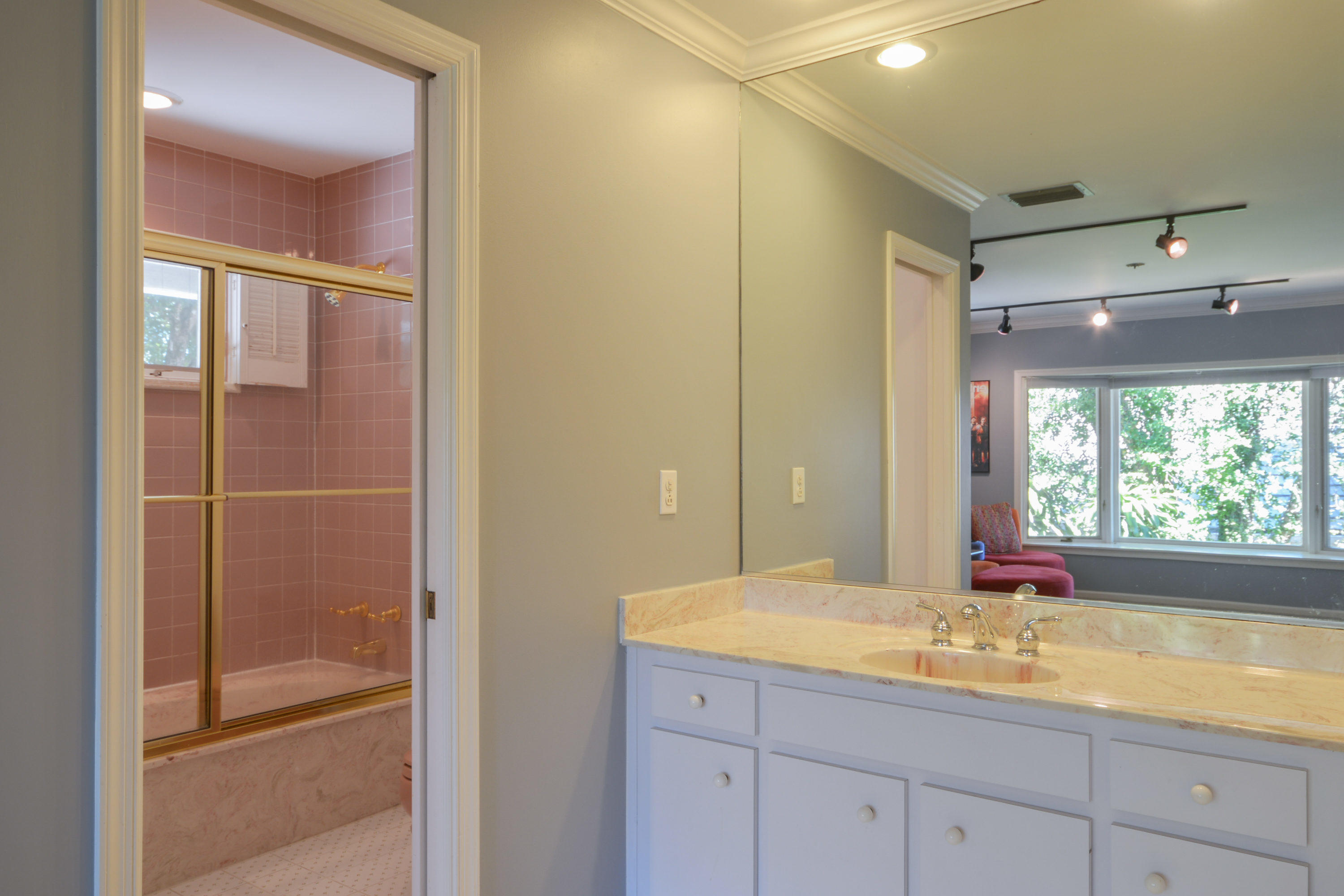 3845 Kings Way Boca Raton, FL 33434 - Photo 32 of 44 Bathroom 6