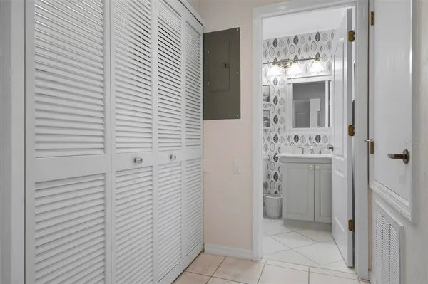 $247,000 | 6609 Stone River Road, Unit 206, Bradenton, FL 34203