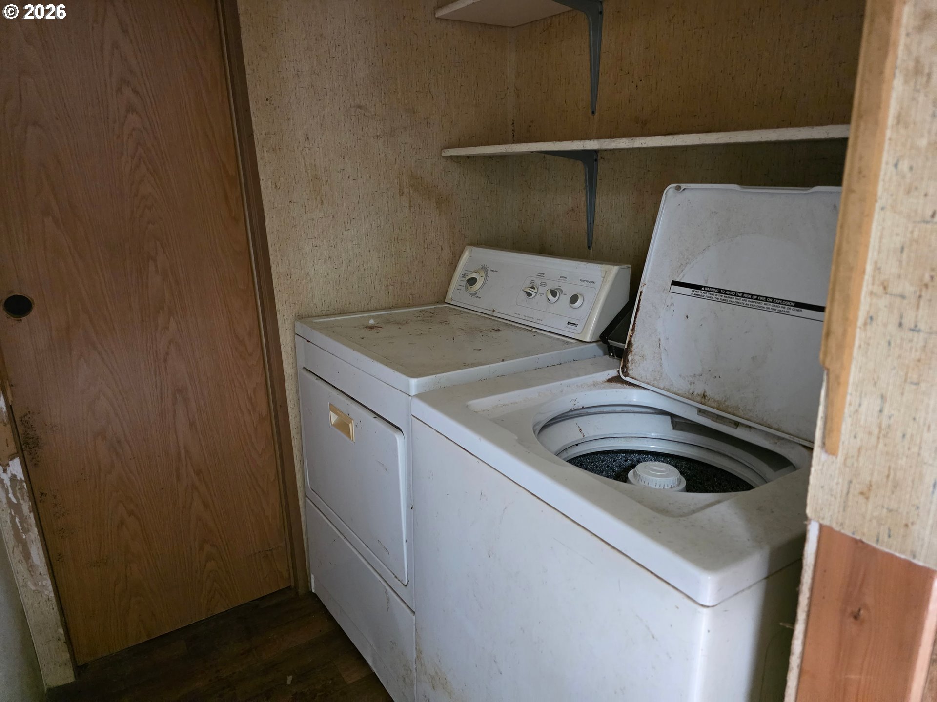 440 Division Avenue Drain, OR 97435 - Photo 8 of 15 a utility room with dryer and washer