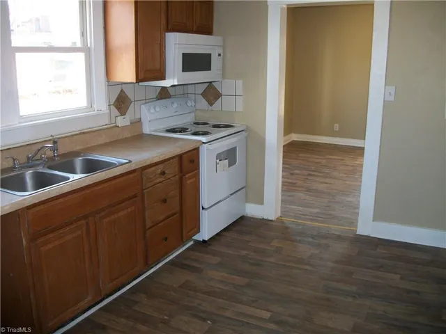 $174,900 | 605 A & 605-b Grove Street, Eden, NC 27288