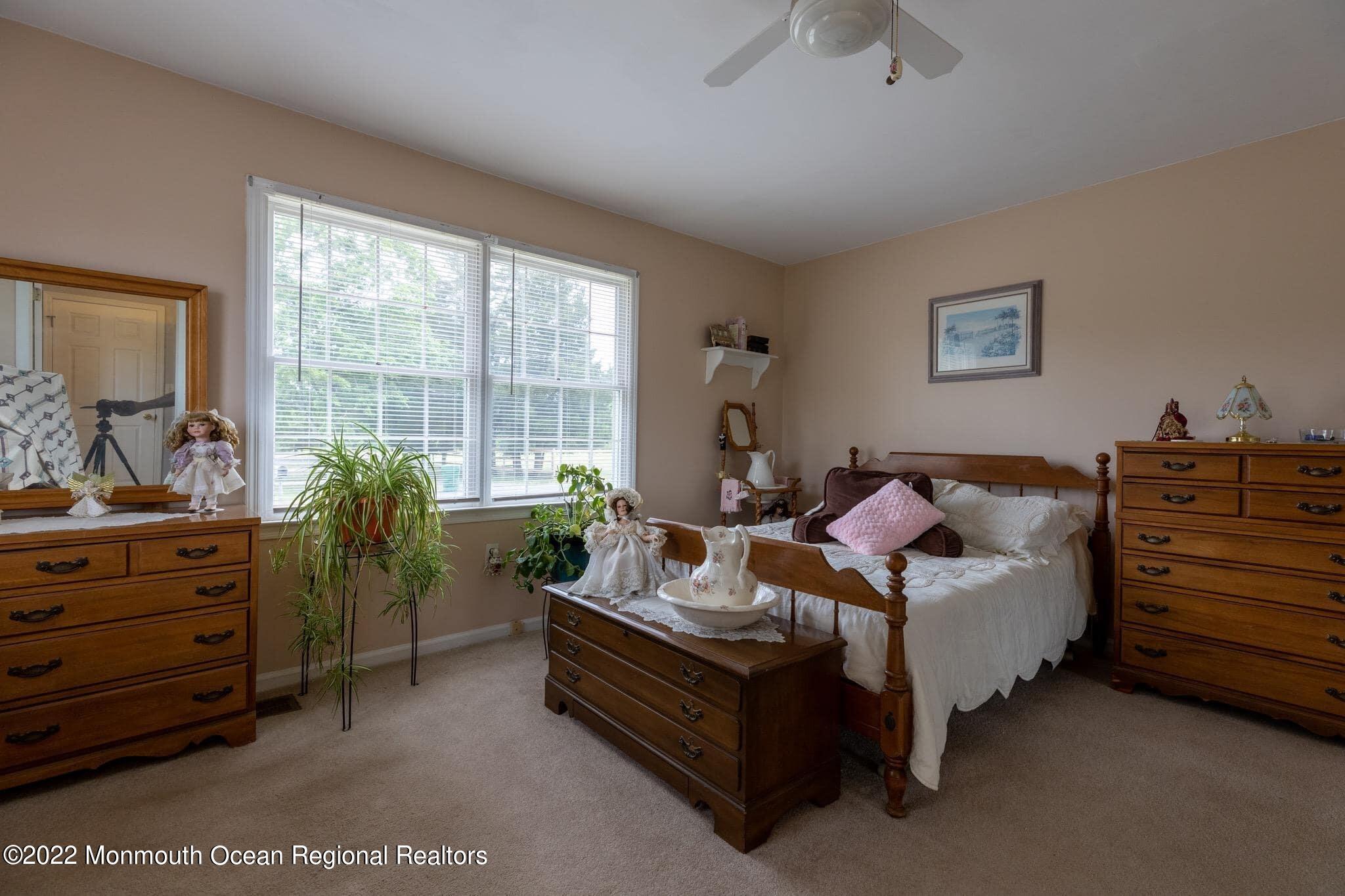 17 Brown Road Howell, NJ 07731 - Photo 12 of 32 12