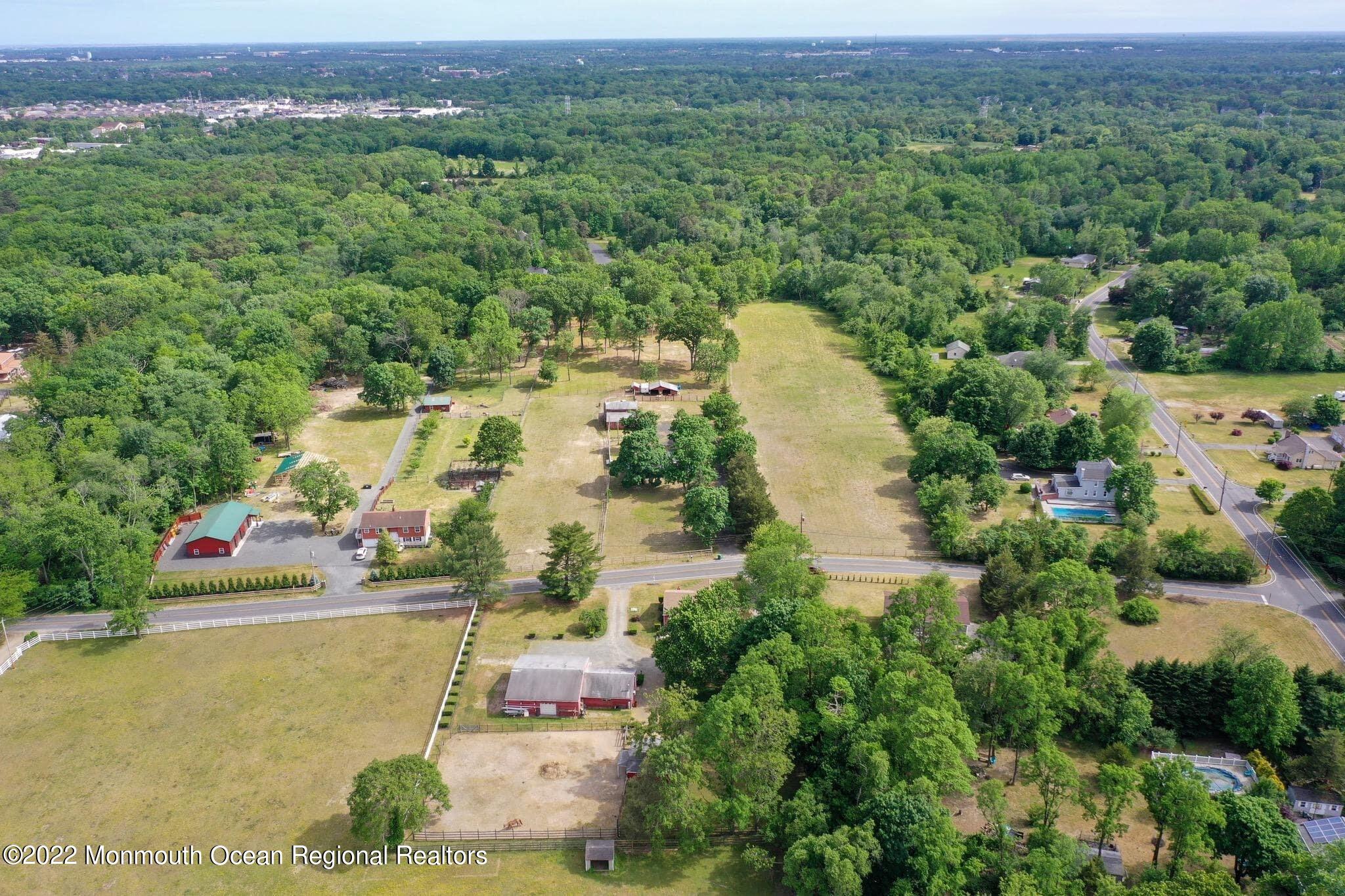17 Brown Road Howell, NJ 07731 - Photo 28 of 32 28