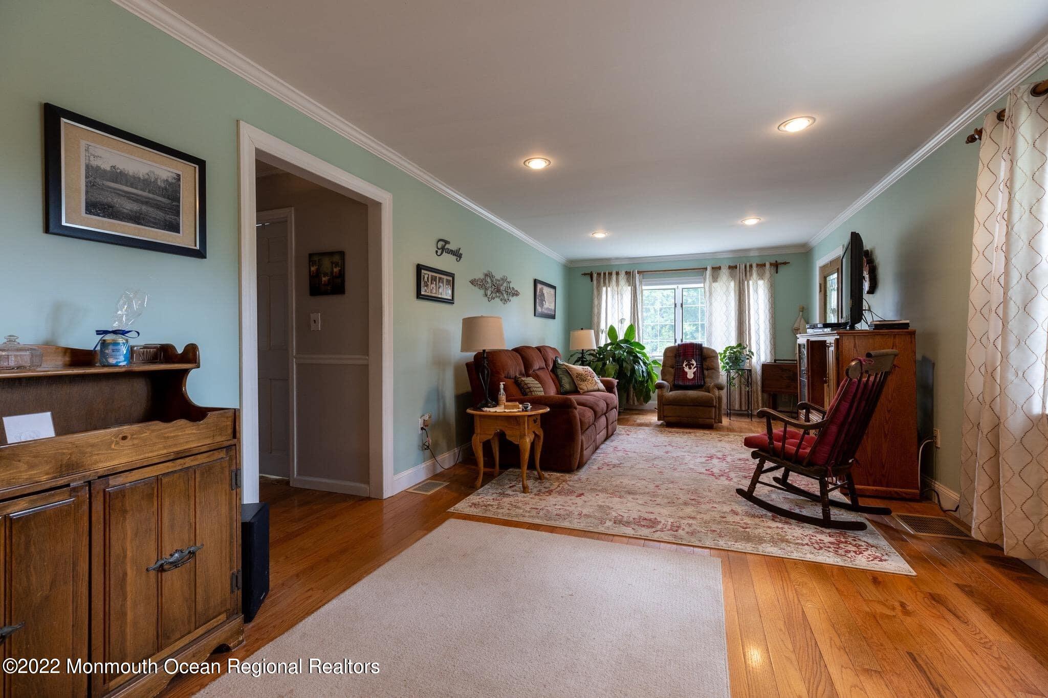 17 Brown Road Howell, NJ 07731 - Photo 3 of 32 3