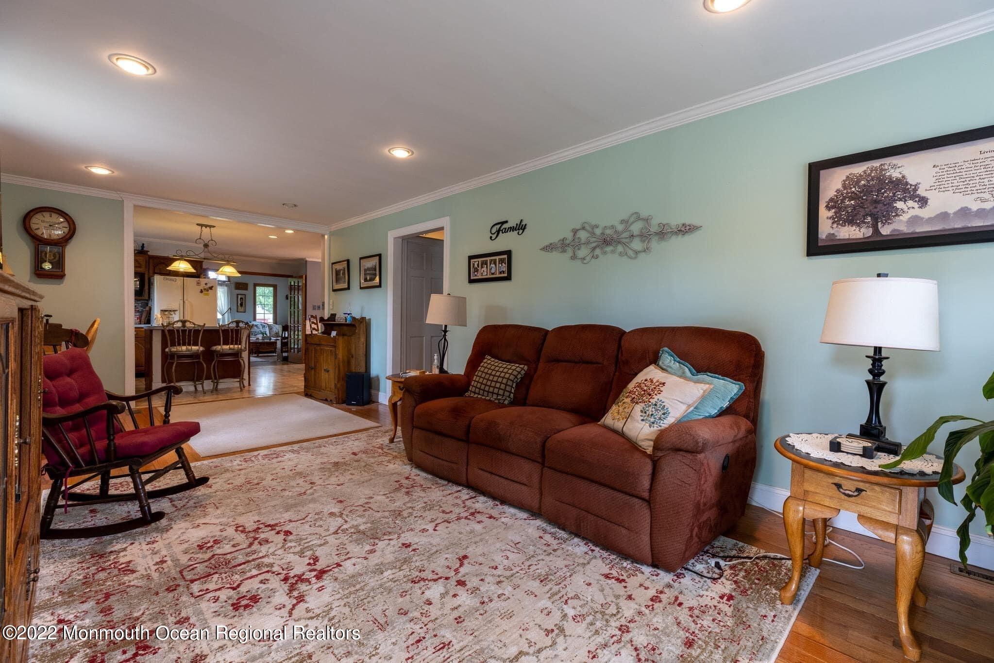 17 Brown Road Howell, NJ 07731 - Photo 4 of 32 4