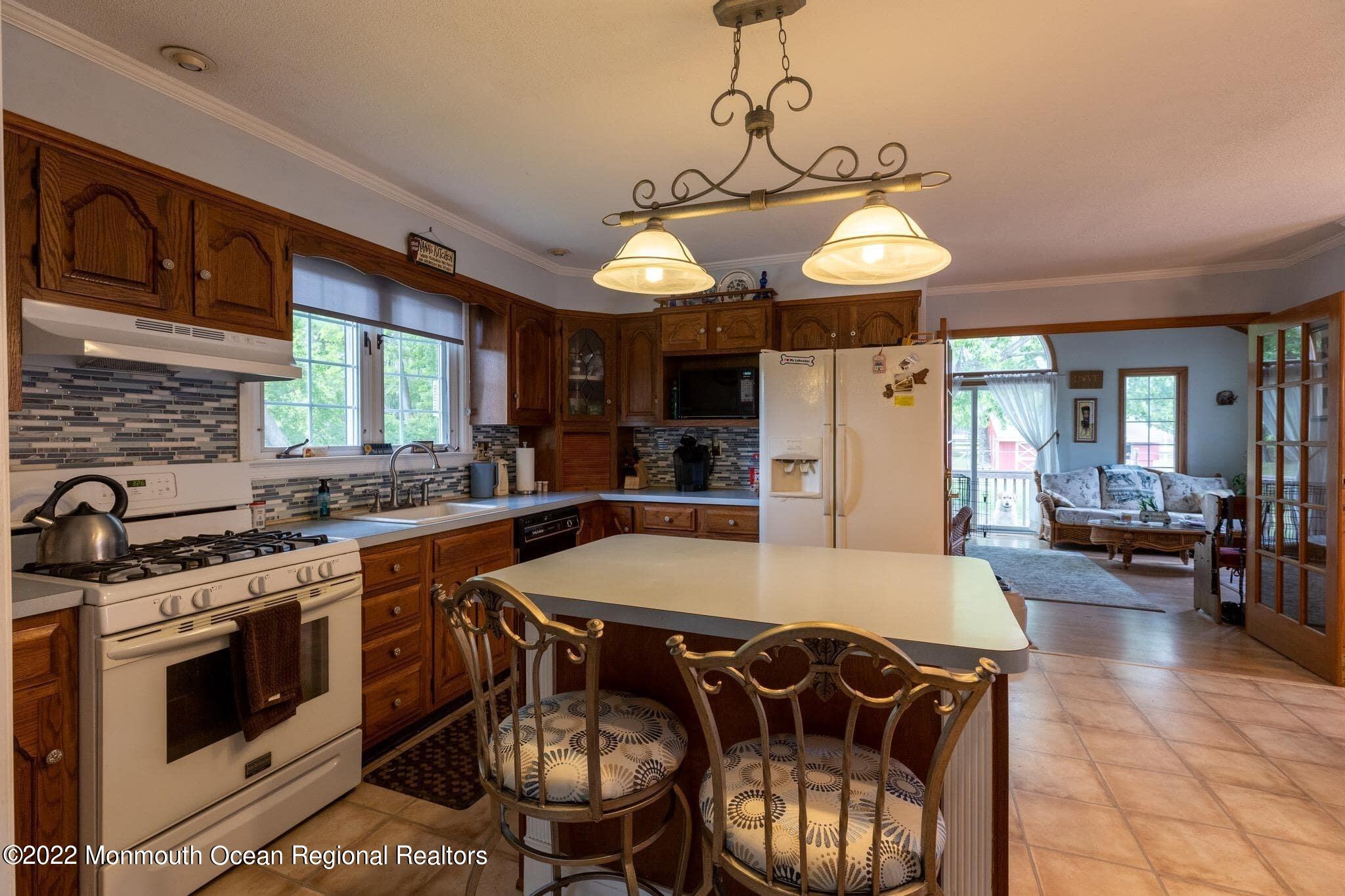 17 Brown Road Howell, NJ 07731 - Photo 6 of 32 6