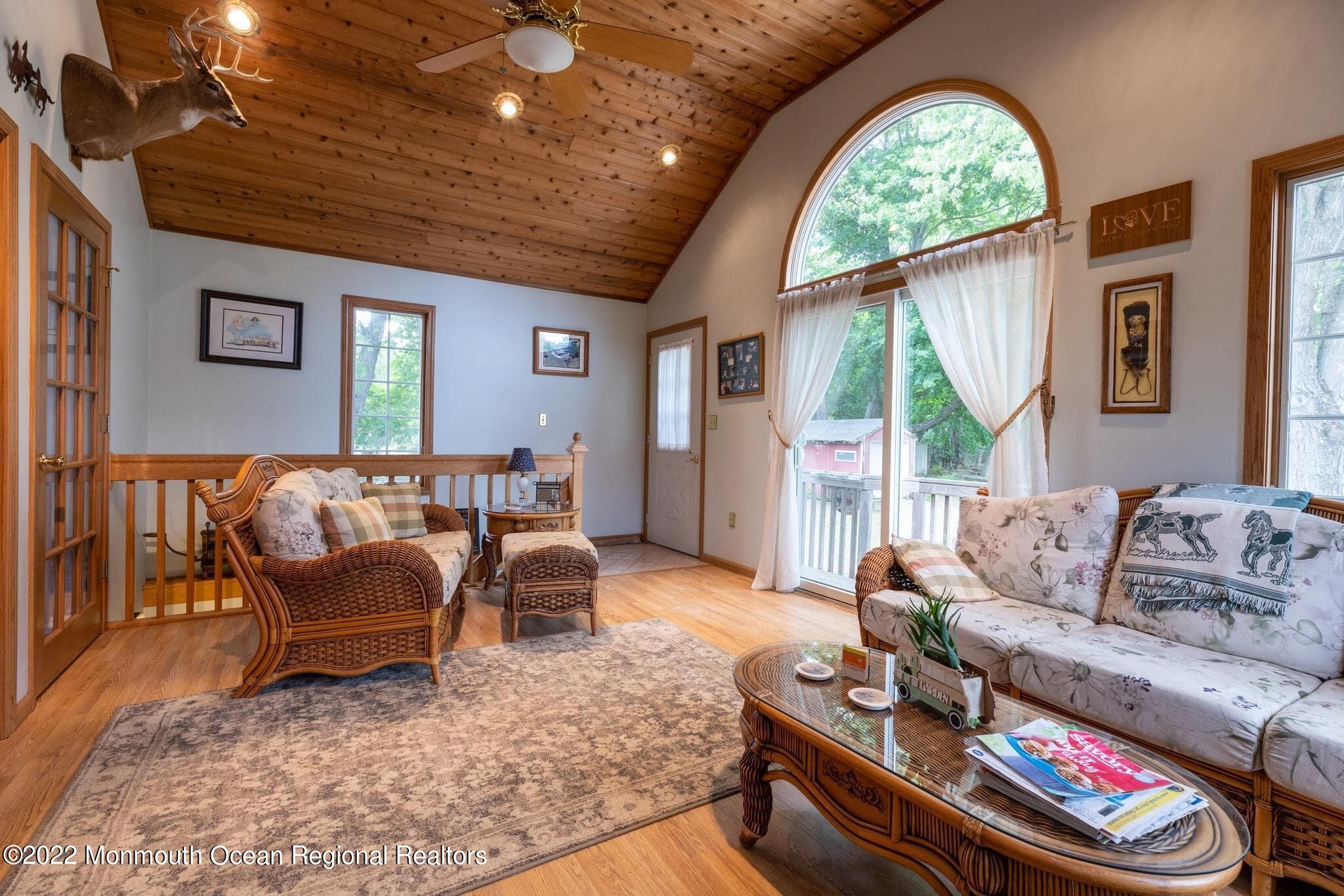 17 Brown Road Howell, NJ 07731 - Photo 10 of 32 10