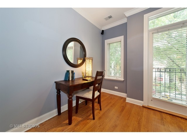 3226 North Seminary Avenue, Unit 2 Chicago, IL 60657 - Photo 3 of 10