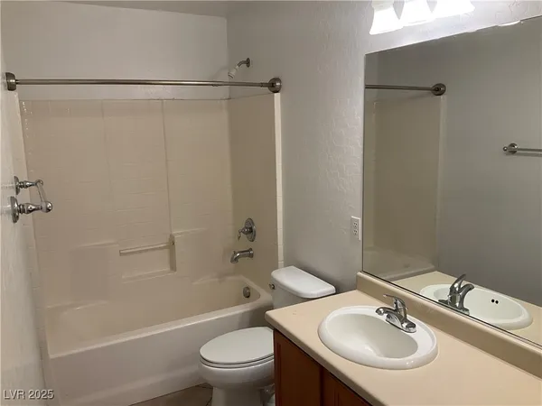 $1,600 | 5297 Tipper Avenue, Las Vegas, NV 89122