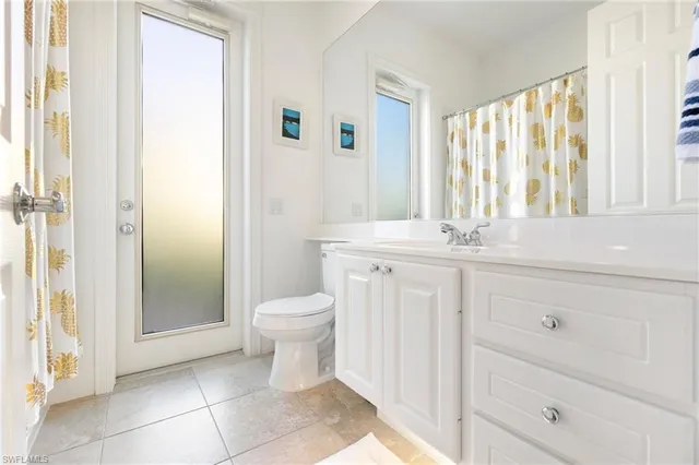 $975,000 | 8040 Wilfredo Court, Naples, FL 34114