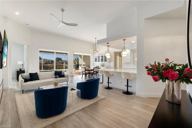 $975,000 | 8040 Wilfredo Court, Naples, FL 34114