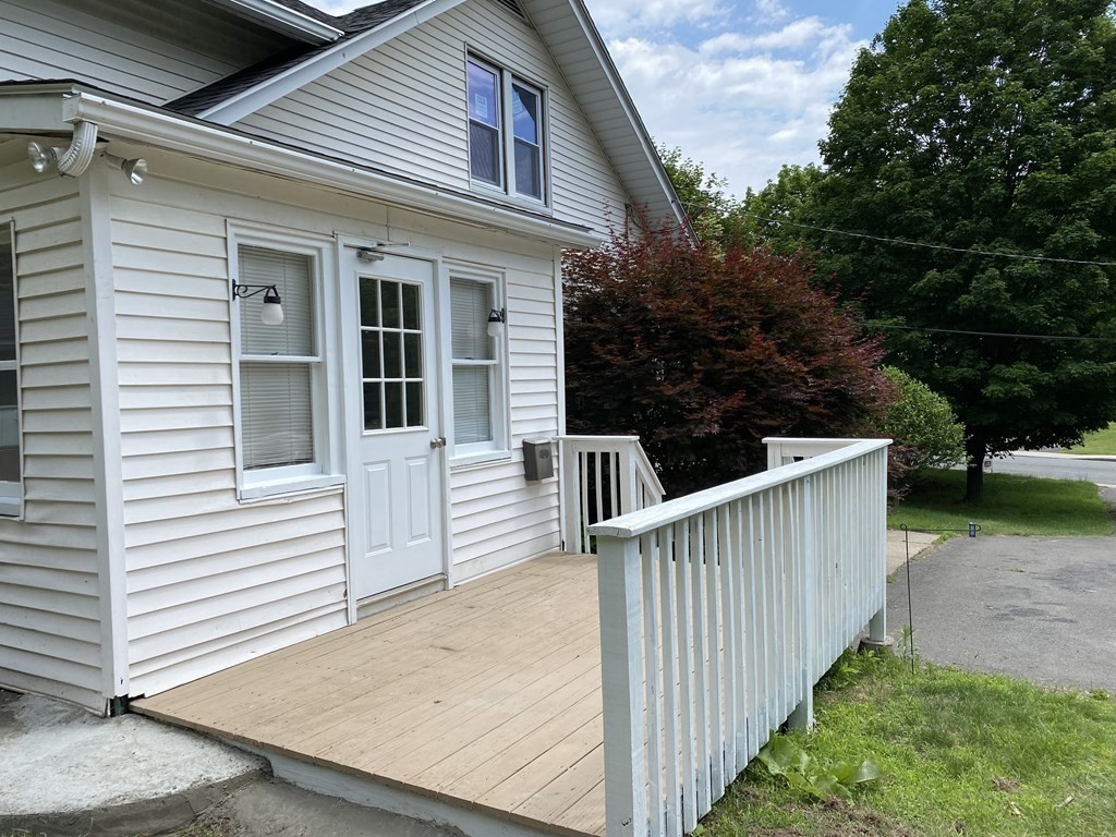 147 Westfield Road Holyoke, MA 01040 - Photo 3 of 18 Gallery Image 3