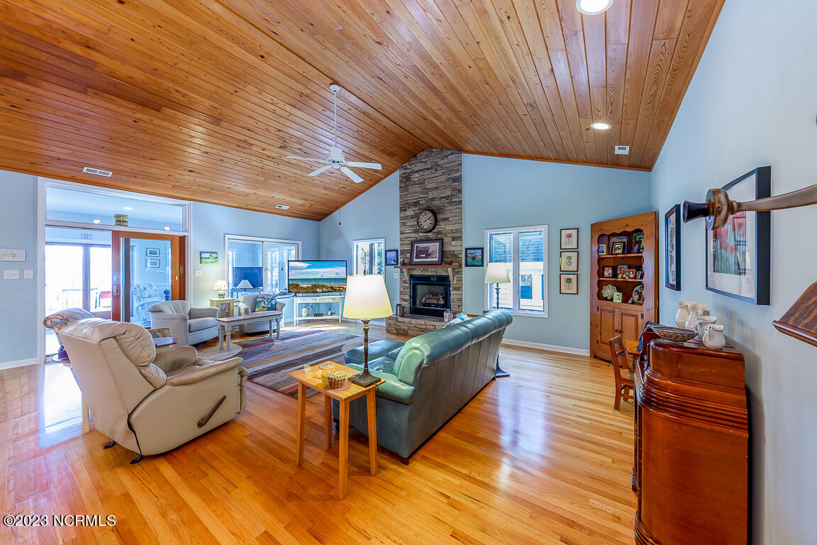180 Fork Point Road Oriental, NC 28571 - Photo 6 of 48 Great Room