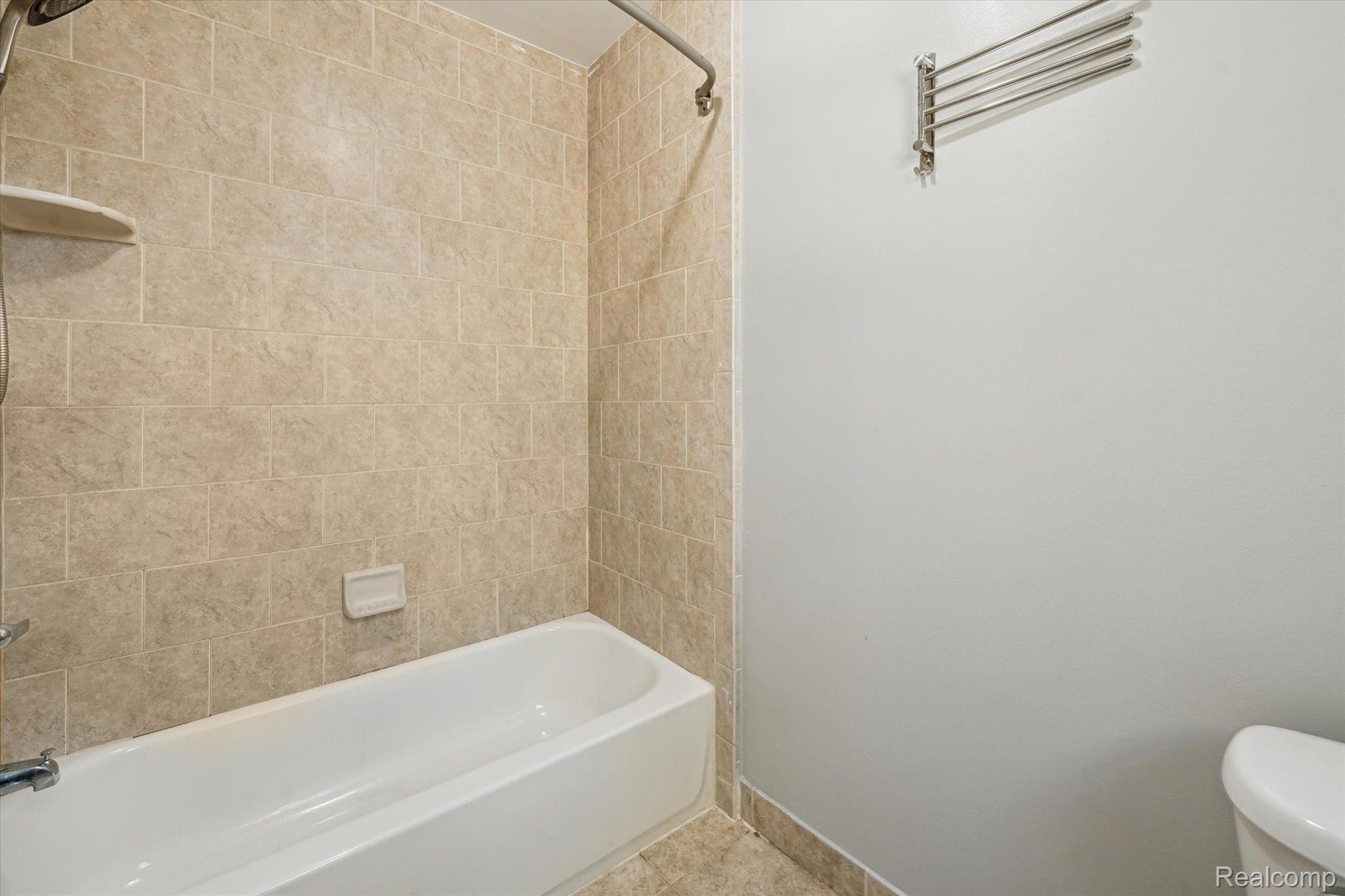 205 Eastlawn Drive Rochester, MI 48307 - Photo 27 of 46 Gallery Image 27