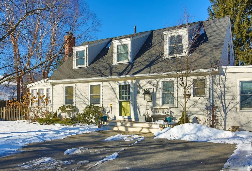 37 Stratford Road Newton, MA 02465 - Photo 2 of 12