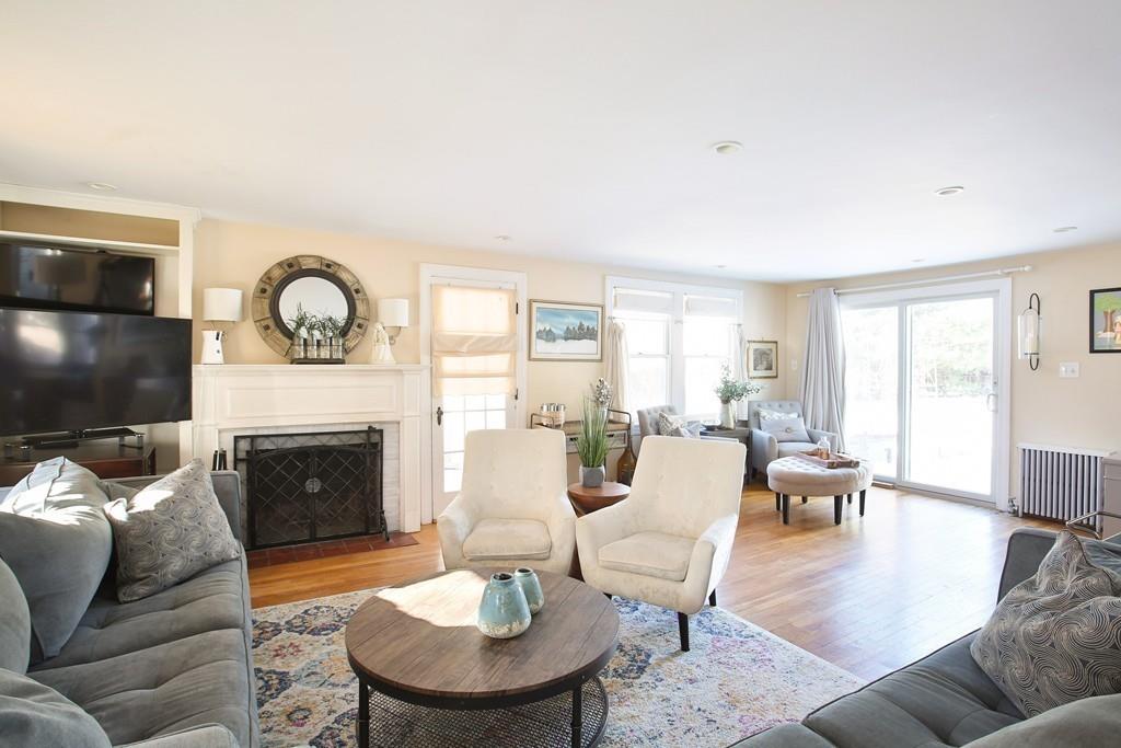 37 Stratford Road Newton, MA 02465 - Photo 4 of 12