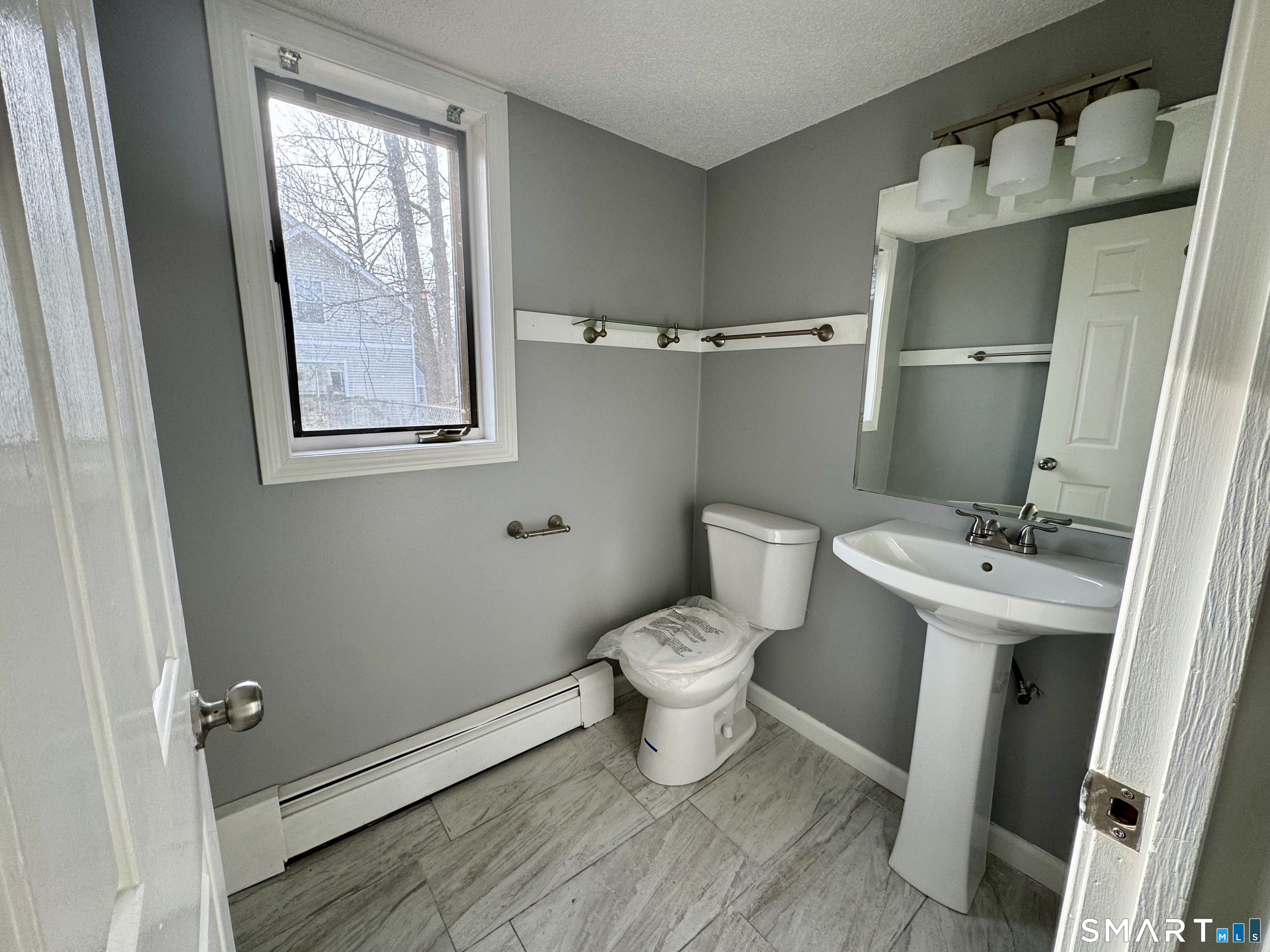 23 Katie Lane Waterbury, CT 06708 - Photo 5 of 13