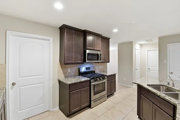 $2,395 | 22014 Pheasant Bend Lane, Porter, TX 77365