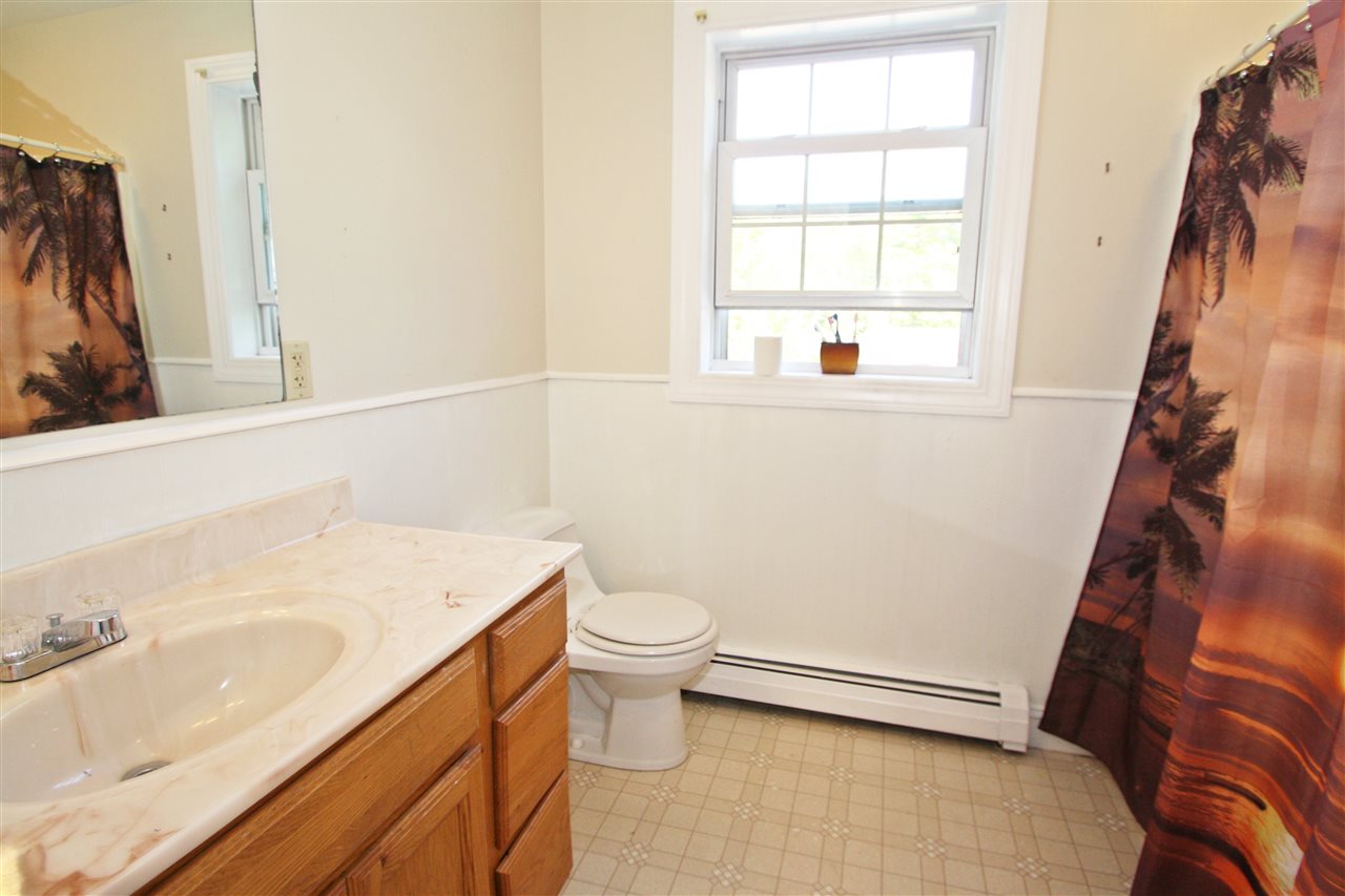 148 Lowell Street Rochester, NH 03867 - Photo 20 of 33
