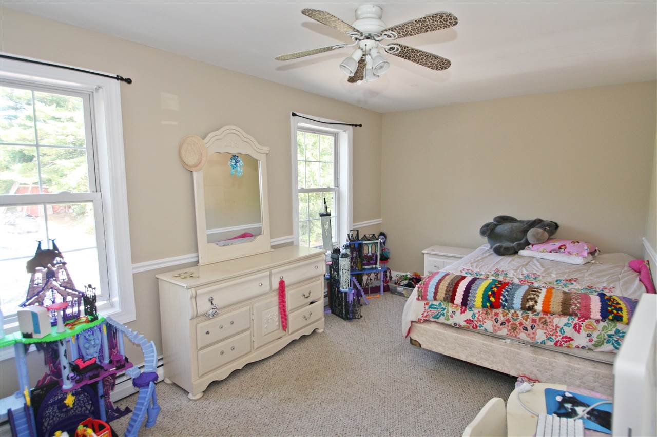 148 Lowell Street Rochester, NH 03867 - Photo 25 of 33