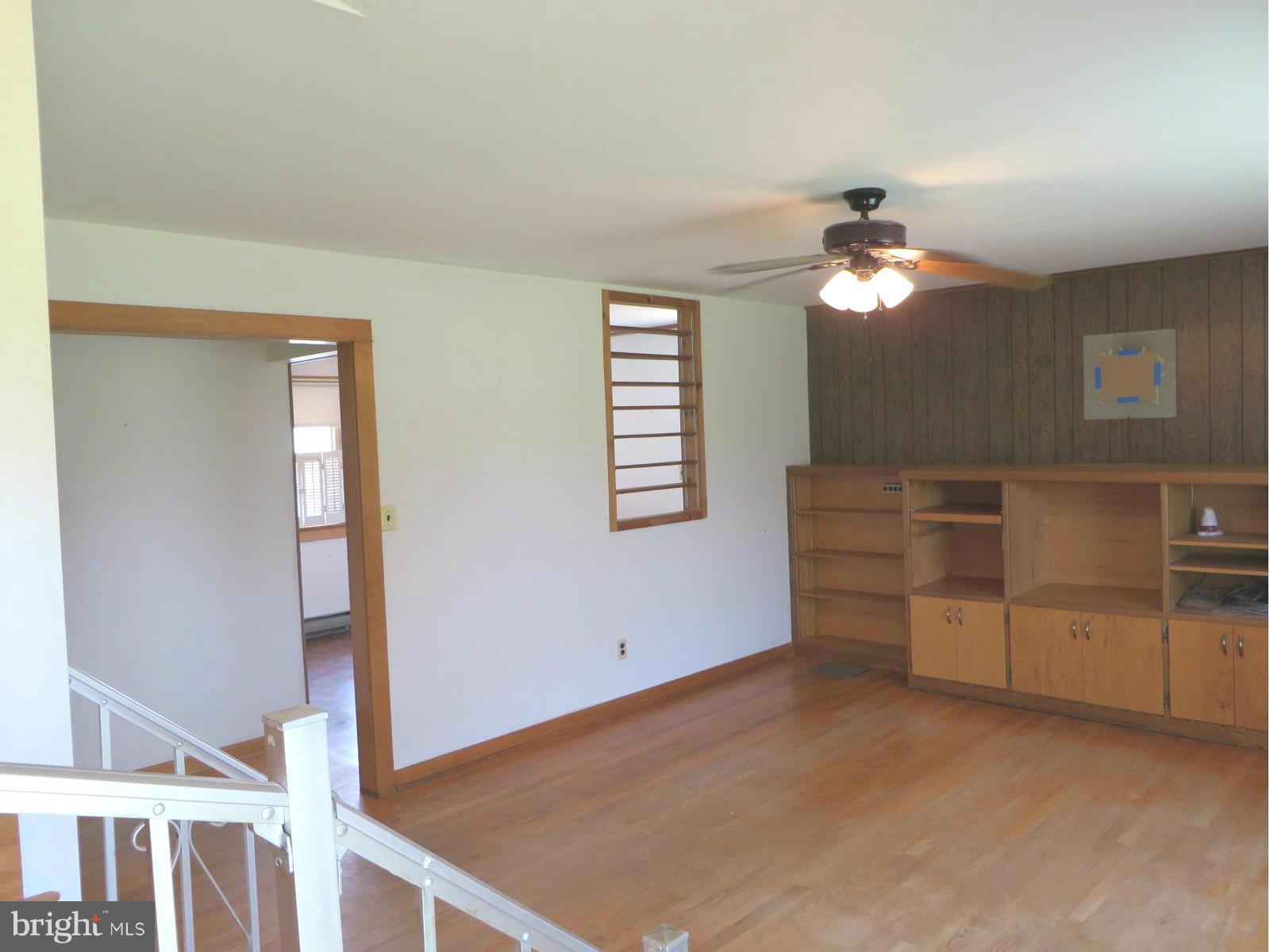 4425 Prospect Road Whiteford, MD 21160 - Photo 5 of 30 Living Room