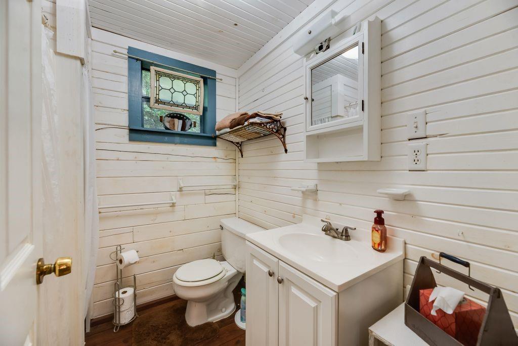 9875 Old Bridge Road Terrell, TX 75160 - Photo 33 of 40 a bathroom with a sink toilet and vanity