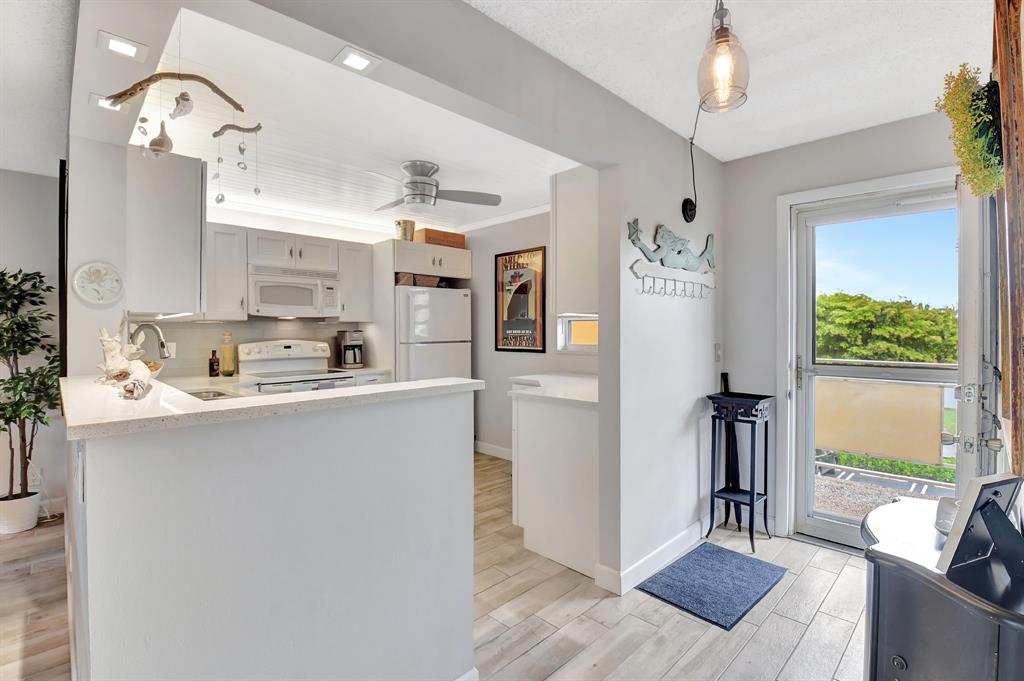 2615 Northeast 3rd Street, Unit 301 Boynton Beach, FL 33435 - Photo 5 of 67