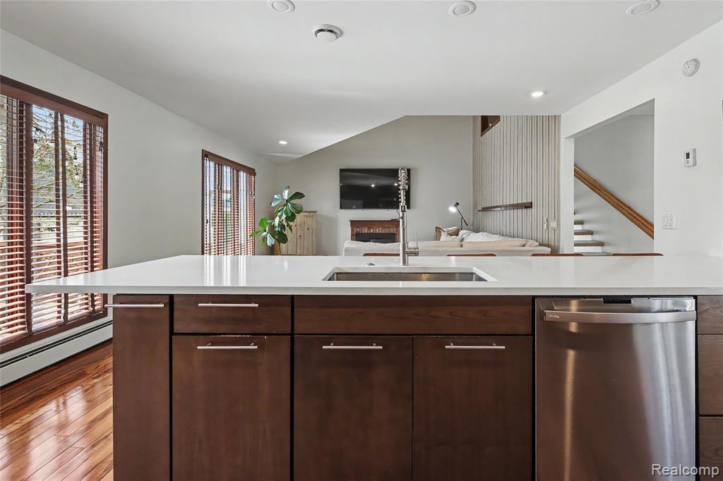 312 Terry Avenue Rochester, MI 48307 - Photo 19 of 63